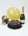 Torta con champagne, peluche y globo.